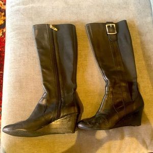 Tahari Black Leather Hamilton Boots Wedge Heel 8